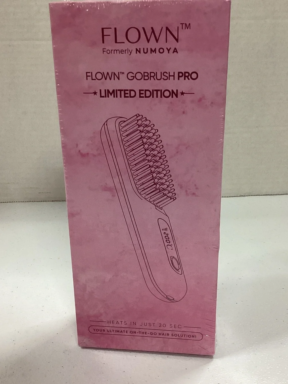 Gobrush Pro Limited Edition Heated Hair Brush - Pink